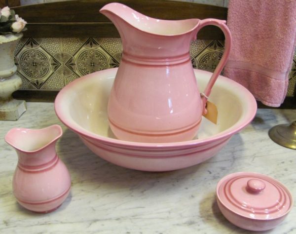 Wash set in pink, porcelain, 4 pieces total
