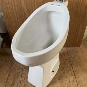 Standard F6600 freestanding urinal