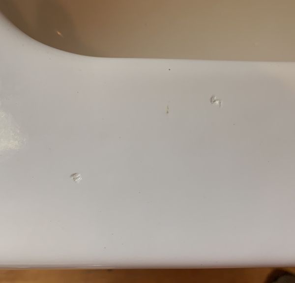 Crane console sink chips