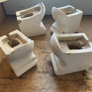 Set of 4 original Earthenware tub feet