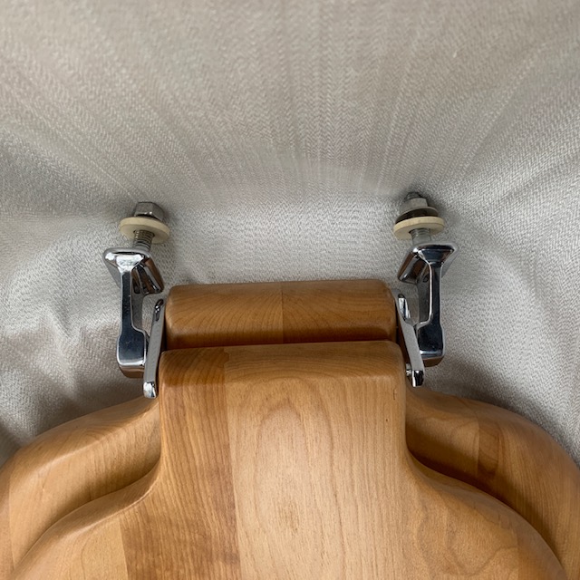 ★　satooo　★ Vintage Restored Maple Round Front Toilet Seat with Chrome Hinge